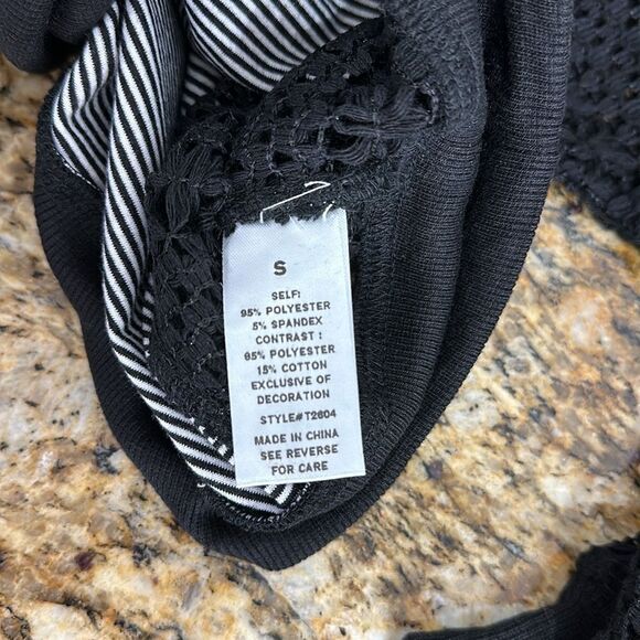 See And Be Seen Round Neck Striped Top With Crochet Sleeves Size S - Picture 6 of 9